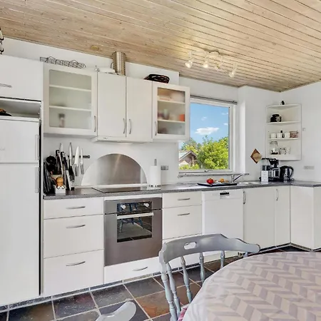 4 Bedroom In * אסנס
