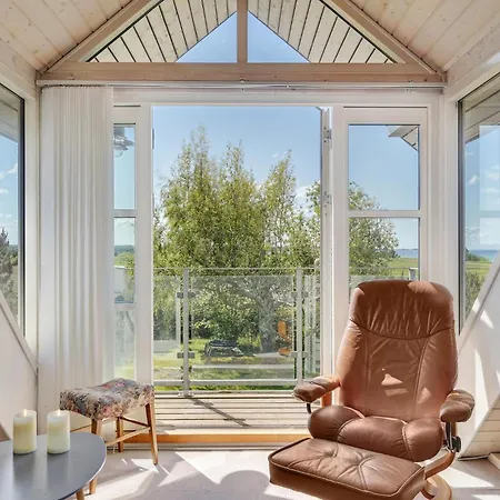 4 Bedroom In *