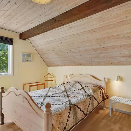 4 Bedroom In